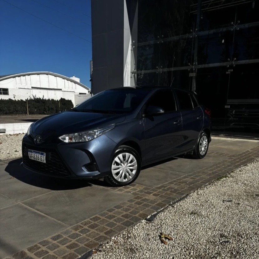 TOYOTA YARIS 1.5 XS MANUAL 2023 en Córdoba